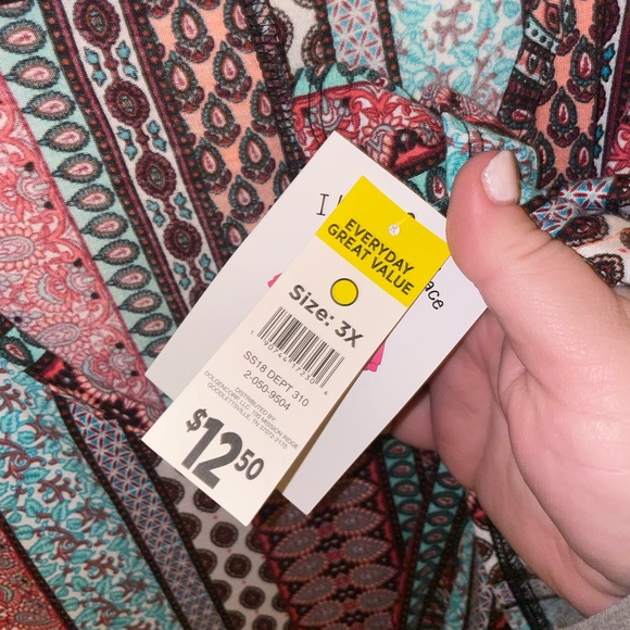 Ladies ruffle sleeve patterned top - Picture 3 of 4